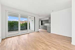 4-Zi-DG-Wohnung mit EBK, Stellplatz und hochwertiger Ausstattung – Zenzl-Mühsam-Straße 5, 81735 Neuperlach, München – Vorschaubild 1
