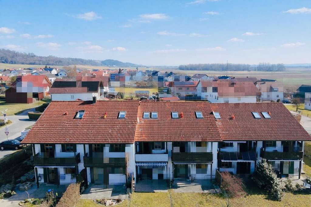 Immobilie in Moosthenning - Attraktive 2,5-Zimmer-Maisonettewohnung mit Balkon – nur 7 Min. zum BMW-Werk Dingolfing - Bild 1