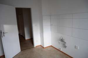 MZ-Kastel: Helle 2-Zimmer-Wohnung; modernes Wannenbad; Laminatboden; kleiner Balkon; Garage möglich – Die vollständige Adresse der Immobilie erhältst du vom Anbieter., 55252 Mainz-Kastel, Wiesbaden – Vorschaubild 6