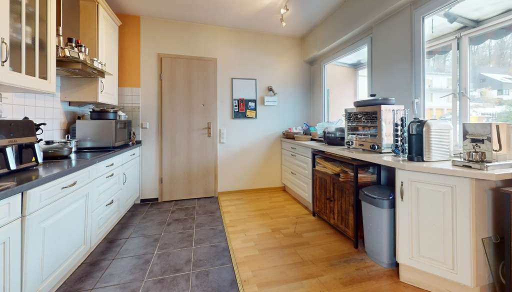 Immobilie in Kammerforst - Mehrfamilienhaus mit Potenzial, Werkstatt und traumhaftem Ausblick in Kammerforst - Bild 2