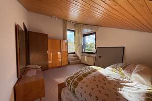Selten großzügig u. komfortabel! Extravag. EFH m. 330 m² Wohnfl. u. 8,8 Ar Grdst. in idyll. Lage! – Die vollständige Adresse der Immobilie erhältst du vom Anbieter., 72664 Kohlberg – Vorschaubild 51