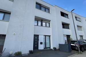 Neuwertiges Einfamilienhaus in Spielstraße