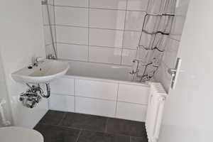 Familienfreundliche, frisch renovierte 4-Zimmer-Wohnung mit Balkon – Hasselstraße 157, 42651 Solingen – Vorschaubild 7