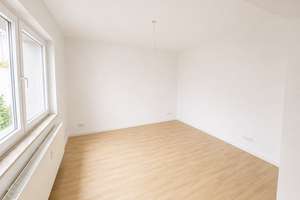 Frisch renovierte 3-Zimmer-Wohnung mit großem Balkon in Essen-Holsterhausen – Schnoorstr 4, 45147 Holsterhausen, Essen – Vorschaubild 4