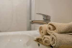 Mitten in STUTTGART ! Wunderschöne vollmöbilierte Studioapartments zur Miete mit Terrasse – Neckarstraße  140/2, 70190 Stöckach, Stuttgart – Vorschaubild 7