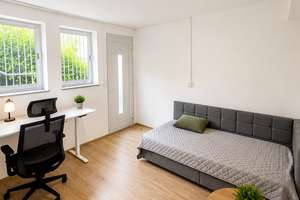 Möbliertes frisch renoviertes 20 m² Apartment  ruhige Lage Löwentor Karthause Warm Inklusive Strom