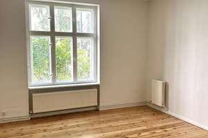 Bezugsfreie, charmante 1‑Zimmer-Altbauwohnung mit künftigem kleinen Gartenanteil in City‑Westlage!