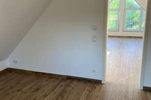 Charmante, lichtdurchflutete 3-Zimmer Dachgeschosswohnung in München-Freimann – Die vollständige Adresse der Immobilie erhältst du vom Anbieter., 80939 Obere Isarau, München – Vorschaubild 14
