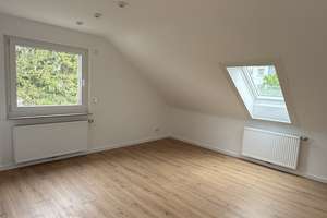 Exklusive 2-Zimmer-Dachgeschosswohnung – Erstbezug nach Kernsanierung