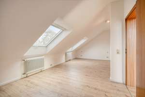 DHH in Fischenich, mit schönem Garten + großer Terrasse ideal für Familien, Garage, Linie 18 ca.700m – Die vollständige Adresse der Immobilie erhältst du vom Anbieter., 50354 Hürth – Vorschaubild 25