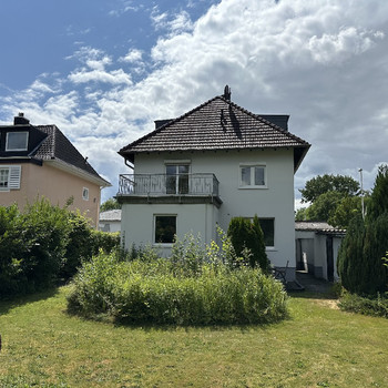 Wohnen und Arbeiten unter einem Dach! 3-Parteienhaus mit großem Garten in Rüngsdorf