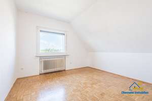 Traumhafter Domblick & Südwest-Hanglage: Großzügiges Wohnhaus mit Einliegerpotenzial – Die vollständige Adresse der Immobilie erhältst du vom Anbieter., 93055 Brandlberg-Keilberg, Regensburg – Vorschaubild 12