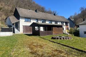  RESERVIERT / Ein Haus mit vielen Möglichkeiten! – Die vollständige Adresse der Immobilie erhältst du vom Anbieter., 59969 Hallenberg – Vorschaubild 1