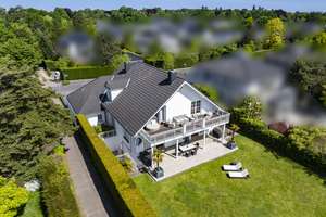 Alt-Meererbusch! Exklusive Landhausvilla mit Innenpool auf Südgrundstück nahe Golfplatz – Die vollständige Adresse der Immobilie erhältst du vom Anbieter., 40667 Meerbusch – Vorschaubild 2