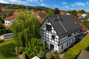 Kernsaniertes Fachwerkhaus mit Pool, großes Carport und traumhaftem Garten in Salzgitter-Lichtenberg