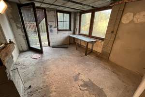 In schöner Ortsrand-/ Aussichtslage: Gepfl. EFH, u. a. mit Wintergarten, Kaminofen, Fußbodenheizung – Alte Weinstraße 33, 98554 Benshausen – Vorschaubild 74