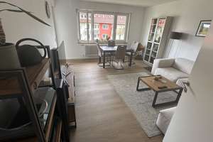 Schöne 3 Zimmer Wohnung mit 2 Balkonen in S-Ost
