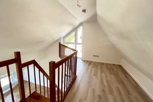 Dyk-Lage: Helle 4-Zimmer-Wohnung mit Galerie und großem Balkon zum Garten – Die vollständige Adresse der Immobilie erhältst du vom Anbieter., 47803 Inrath/Kliedbruch, Krefeld – Vorschaubild 7