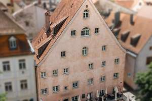 Außergewöhnliches denkmalgeschütztes Wohn- und Geschäftshaus mit unverbaubarem Donaublick!