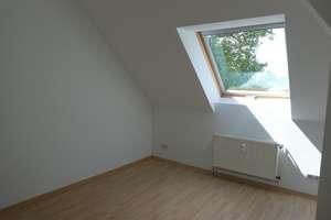 Charmante 2-Zimmer-Dachgeschosswohnung in zentraler Lage von Wilhelmsruh! – Die vollständige Adresse der Immobilie erhältst du vom Anbieter., 13158 Wilhelmsruh, Berlin – Vorschaubild 3