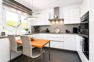 Die Kunst, genau richtig zu wohnen: Design, Ruhe und Lebensqualität – Ihr neues Zuhause in Sasel – Die vollständige Adresse der Immobilie erhältst du vom Anbieter., 22393 Sasel, Hamburg – Vorschaubild 7