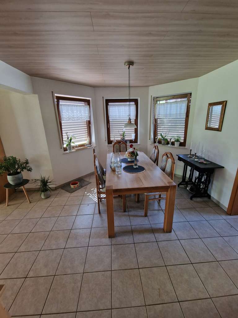 Immobilie in Talheim - Zweifamilienhaus!!! Ideal für Mehrgenerationen oder Die große Familie!Verhandlungsspielraum gegeben! - Bild 4