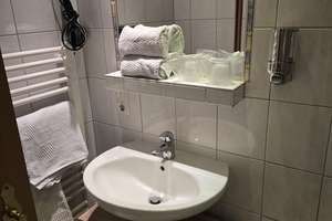 Möbliertes City-Studio mit Loggia & Skylineblick in Frankfurt-Bockenheim – Die vollständige Adresse der Immobilie erhältst du vom Anbieter., 60486 Bockenheim, Frankfurt am Main – Vorschaubild 8