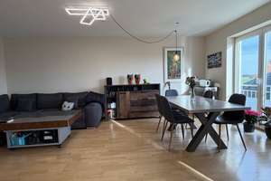 Sonnige drei Zimmer Wohnung mit großzügigen Balkon – Die vollständige Adresse der Immobilie erhältst du vom Anbieter., 85049 West, Ingolstadt – Vorschaubild 3