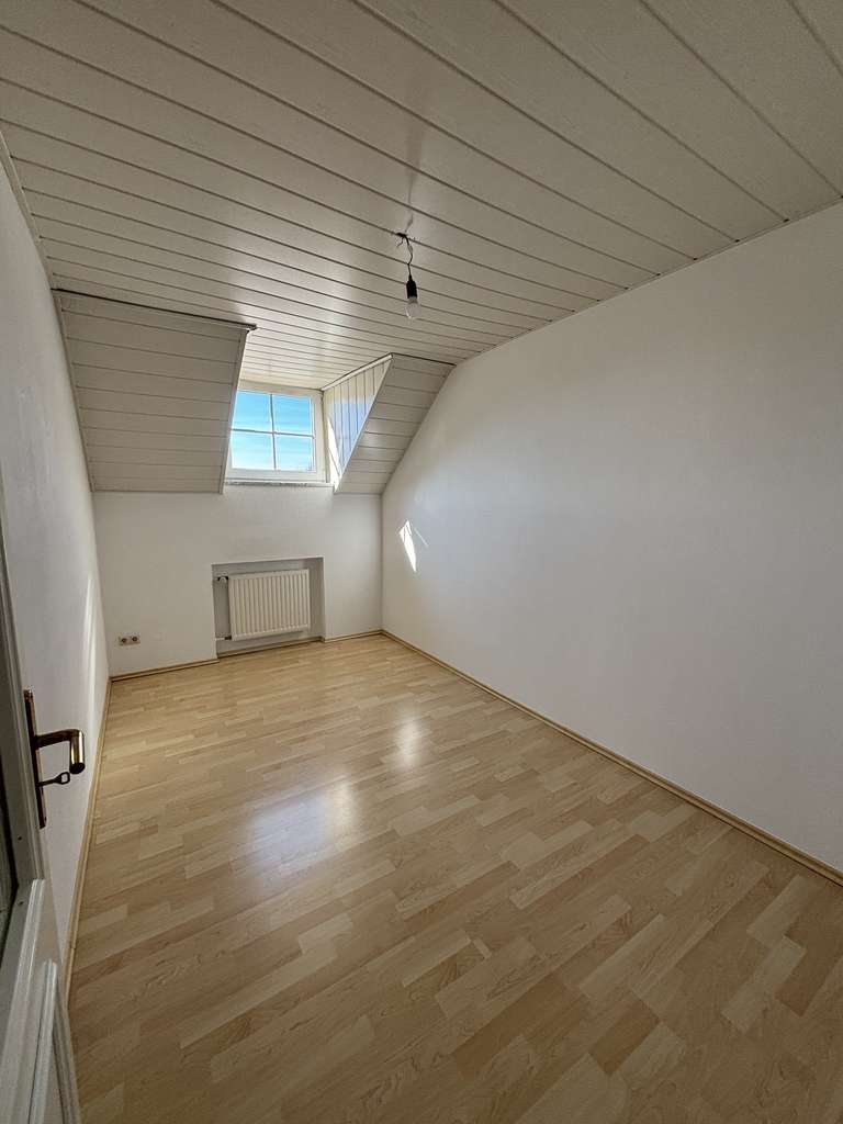 Immobilie in Gerzen - Vielseitiges Einfamilienhaus mit zwei Wohneinheiten - Nahe Gerzen - Bild 4