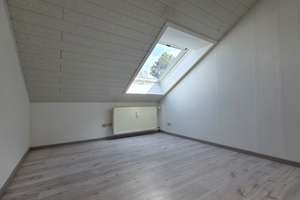 Helle und gut geschnittene DG (84 m², 4 Zimmer) in ruhiger Wohnlage – Regensburg (Keilberg) – Die vollständige Adresse der Immobilie erhältst du vom Anbieter., 93055 Brandlberg-Keilberg, Regensburg – Vorschaubild 7