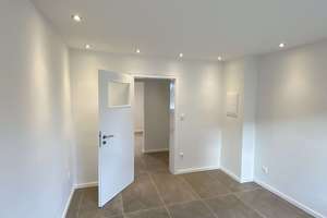 modern, zentral, hell, offen, heizgünstig, schönes Bad u. Steinboden, Einbaustrahler – Neumühler Str. 48, 46149 Schwarze Heide, Oberhausen – Vorschaubild 7