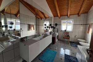 Wunderschönes 2-er WG-Zimmer in riesiger 170-qm-Wohnung mit Traumblick und Charme