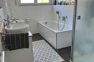Moderne 4-Zimmer-Wohnung mit großem Balkon und Tiefgaragenstellplatz in zentraler Lage – 72250 Freudenstadt – Vorschaubild 11