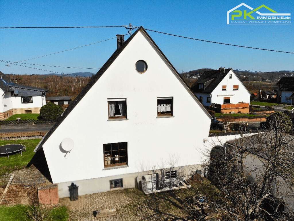 Immobilie in Heiligenroth - Freistehendes EFH in Heiligenroth mit Potenzial: Viel Platz für Kinder, Hobbys & Mehrgenerationen - Bild 2