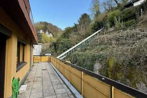 Verfügbare, charmante 2-Zimmer Wohnung mit großer Dachterrasse und TG-Stellplatz - Altstadt