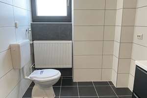 Einfamilienhaus in Rodalben: 4 Zimmer, Küche, 2 Bäder, kleiner Garten mit Hof – Die vollständige Adresse der Immobilie erhältst du vom Anbieter., 66976 Rodalben – Vorschaubild 4