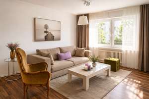 Stilvolle, voll möblierte 2,5-Zimmer-Wohnung mit Balkon & Tiefgarage in Sendling-Westpark