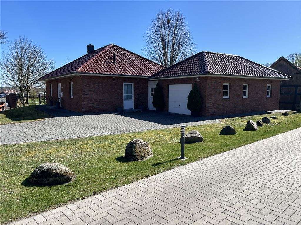 Immobilie in Kirchdorf - Junger stilvoller Bungalow, Bj. 2016, Solar, Kamin, Gute Lage. Sofort Verfügbar
 - Bild 2