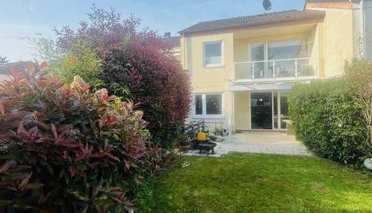 Bild von Charmantes und vollständig renoviertes 5-Raum-Reihenhaus in Schwalbach am Taunus