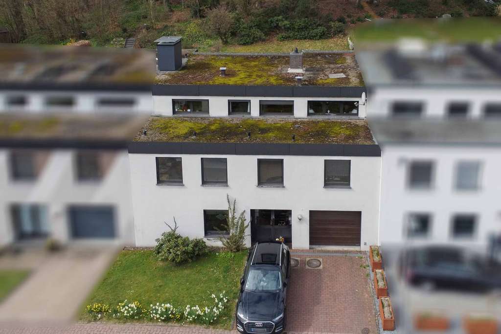 Immobilie in Bielefeld - Mittelreihenhaus in ruhiger Sackgassenlage am Waldrand mit Garage in Kirchdornberg - Bild 0