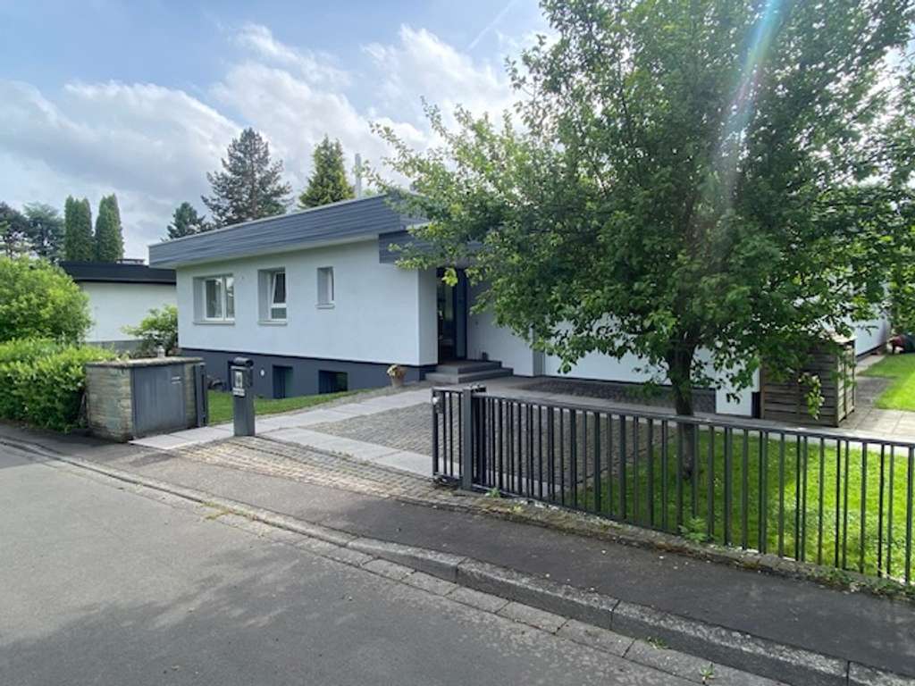 Modernisierter 6,5 Zimmer Bungalow in Kirchditmold mit Blick zum Herkules