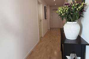 Stilvolle Dachgeschosswohnung mit Balkon und Blick über München – Konstanzer Straße 36, 80809 Am Riesenfeld, München – Vorschaubild 15