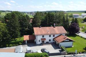 Exklusives Landhaus mit Einliegerwohnung, Gewerbefläche und weitläufigem Grundstück – Die vollständige Adresse der Immobilie erhältst du vom Anbieter., 84546 Egglkofen – Vorschaubild 1