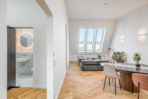 ⭐⭐⭐ Sensationelle 4-Zimmer Penthouse Wohnung neben der Schloßstraße. Provisionsfrei.