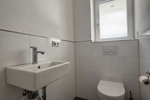Moderne Doppelhaushälfte in Hösbach – Pfarrer-Göring-Straße 1, 63768 Hösbach – Vorschaubild 4