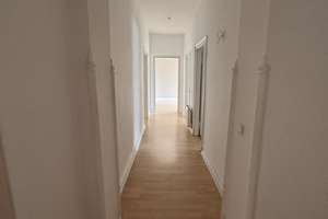 Wohnen mit Charakter: Großzügige Dachgeschosswohnung in Pempelfort – Die vollständige Adresse der Immobilie erhältst du vom Anbieter., 40479 Pempelfort, Düsseldorf – Vorschaubild 3