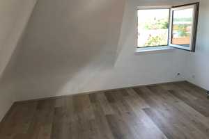 Schöne 3-Zimmer-Dachgeschosswohnung mit EBK in Stgt-Ost – Strombergstrasse 22, 70188 Stuttgart – Vorschaubild 2