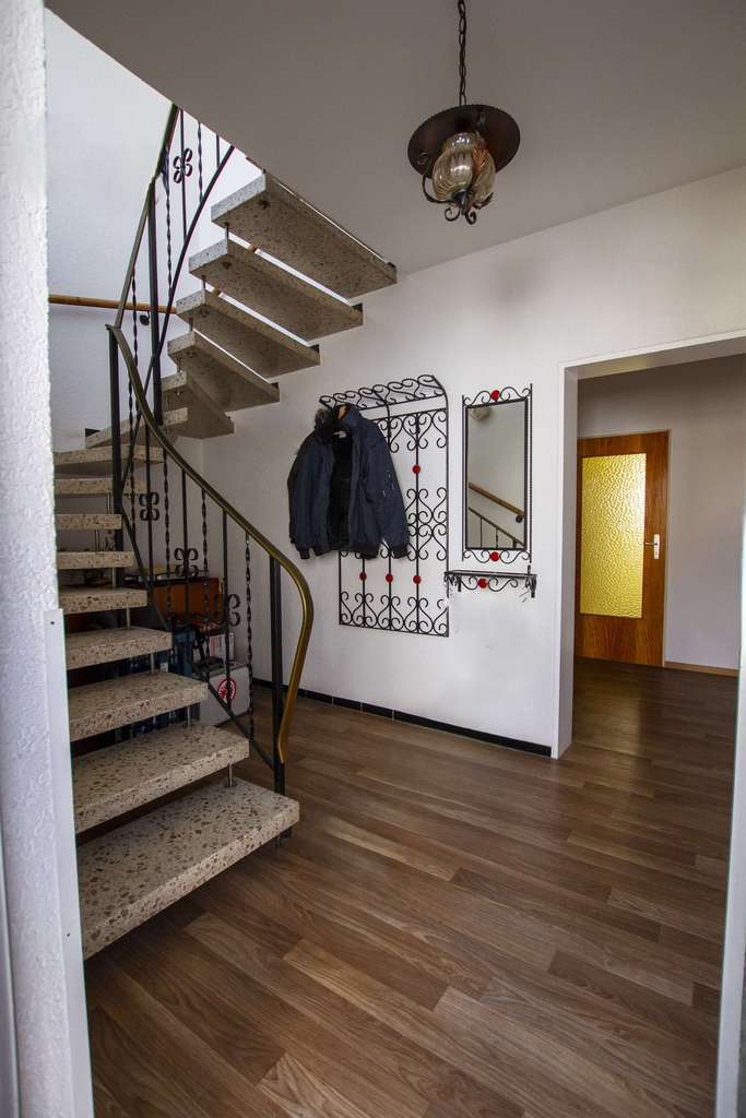 Immobilie in Alsbach-Hähnlein - Tradition trifft Möglichkeiten: Vielseitiges Wohnhaus – provisionsfrei für Käufer - Bild 3