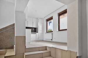 Gepflegtes 3-Familienhaus in begehrter Wohnlage mit vielseitigen Nutzungsmöglichkeiten – Stockheimer Straße 2, 70435 Zuffenhausen-Mitte, Stuttgart – Vorschaubild 3