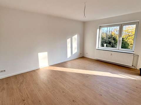 Hochwertig selling sanierte 2 Zi.-Maisonette-Wohnung mit Balkon!